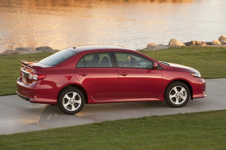 Toyota Corolla 2011 года  (фото 74 из 76)